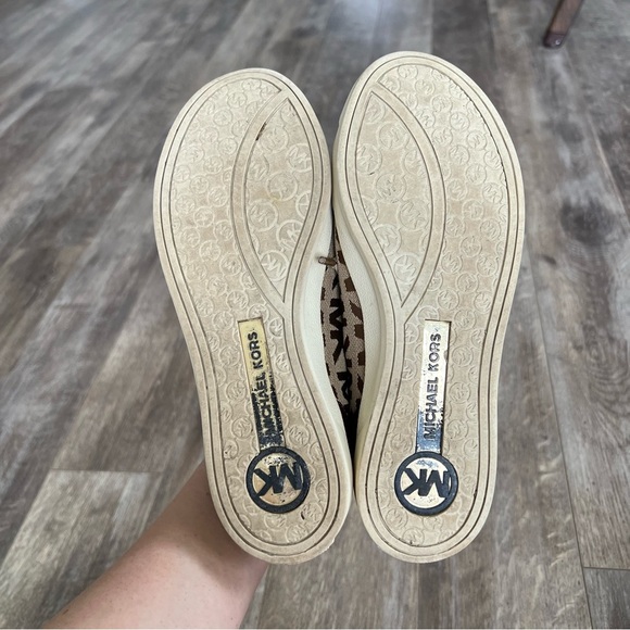 Michael Kors Canvas Monogram and Leather Classic Sneaker - Picture 2 of 8